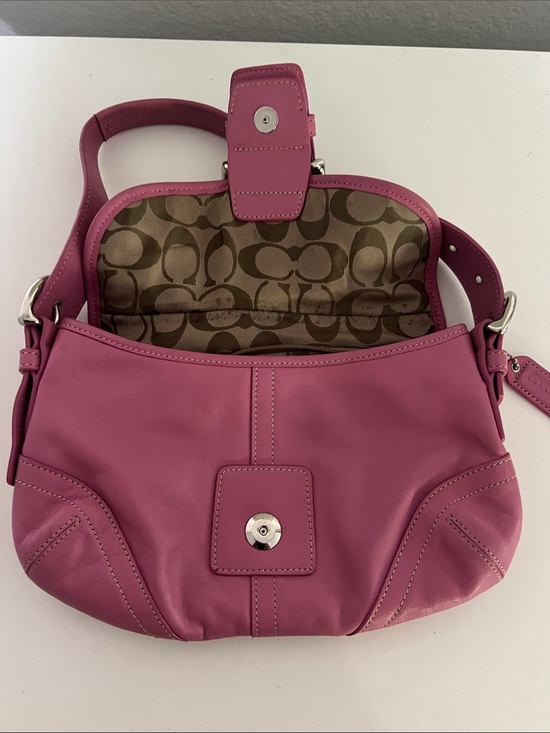 Y2K Rare Vintage Coach Rose Pink Leather Shoulder Bag with Buckle